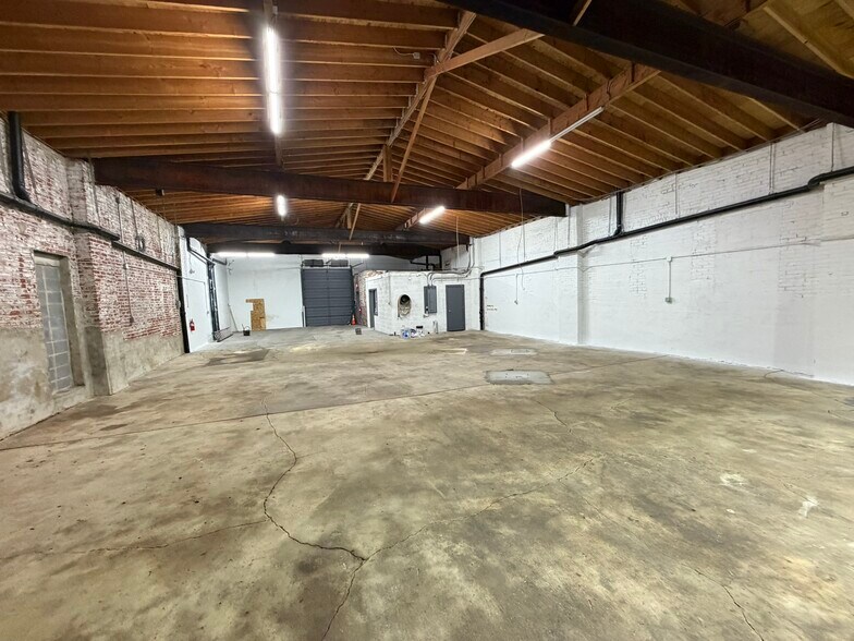 More Photos Of 4547-4549 E Thompson St, Philadelphia General Retail For Lease