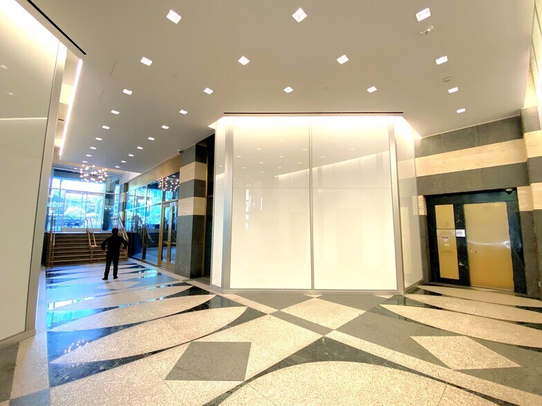 More Photos Of 660 S Figueroa St, Los Angeles Office For Sale
