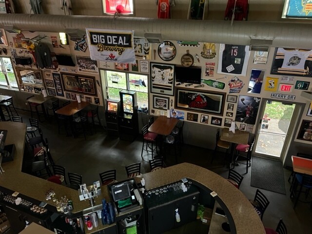 More Photos Of 303 Reid St, De Pere Restaurant For Sale