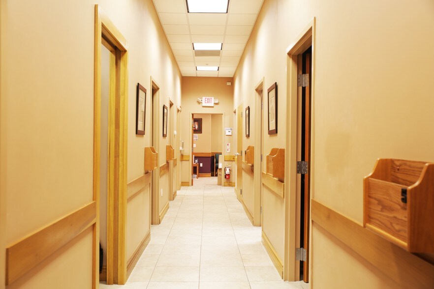 More Photos Of 14131 Metropolis Ave, Fort Myers Medical For Lease