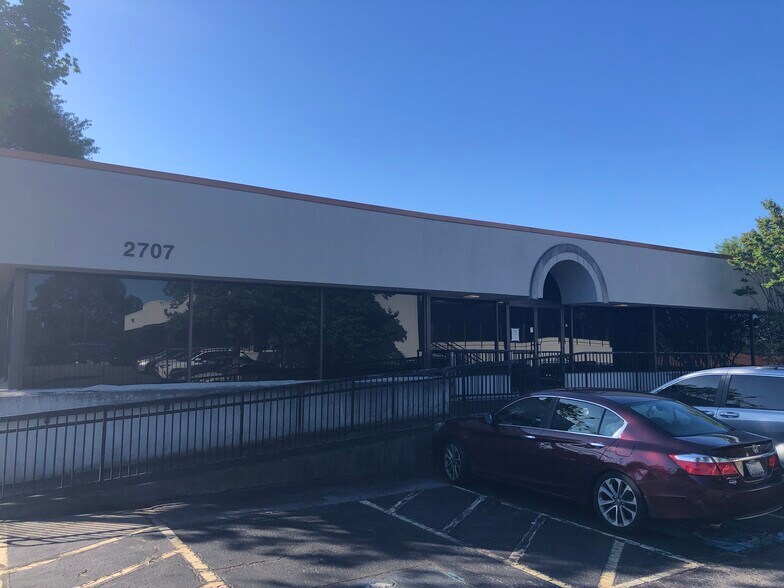 More Photos Of 2707 Buford Hwy, Atlanta Office For Sale
