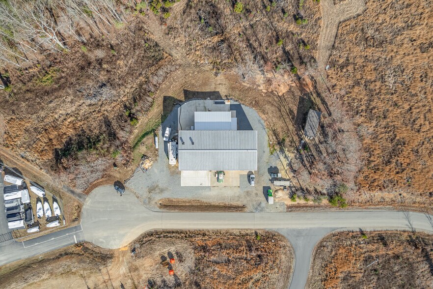 More Photos Of 1875 New Bridge Rd, Mineral Showroom For Sale