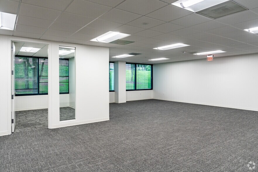 More Photos Of 1 Burton Hills Blvd, Nashville Unknown For Lease