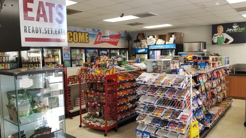 More Photos Of 717 S Broad St, Brooksville Service Station For Sale