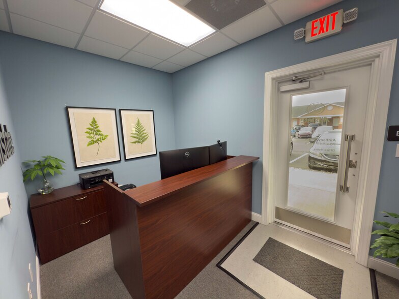 More Photos Of 9719 Northeast Pky, Matthews Office For Lease