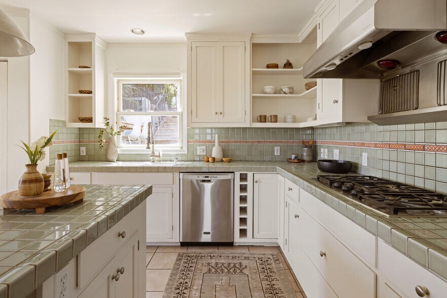 More Photos Of 3700 Arbolada Rd, Los Angeles Apartments For Sale
