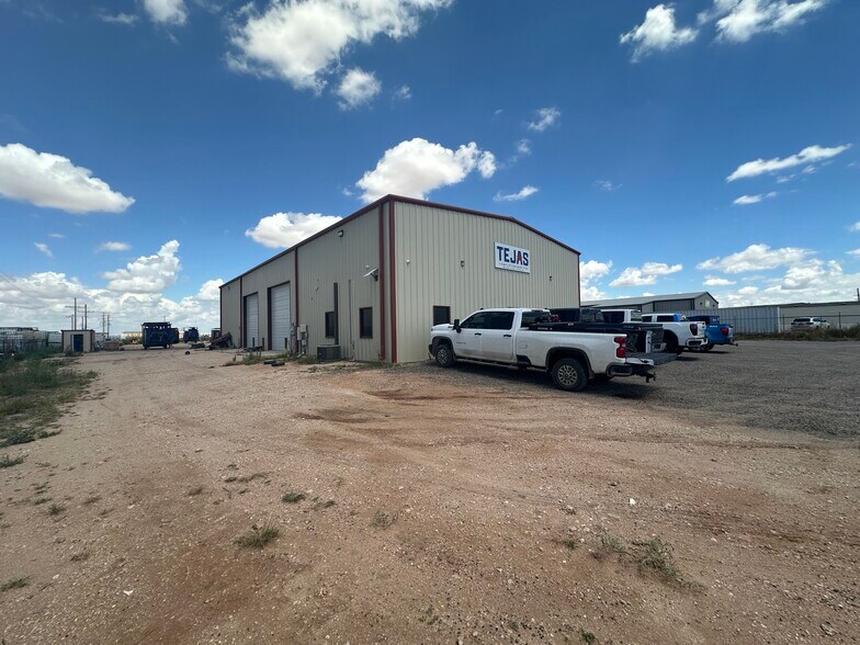 Primary Photo Of 2318 E County Road 123, Midland Warehouse For Lease