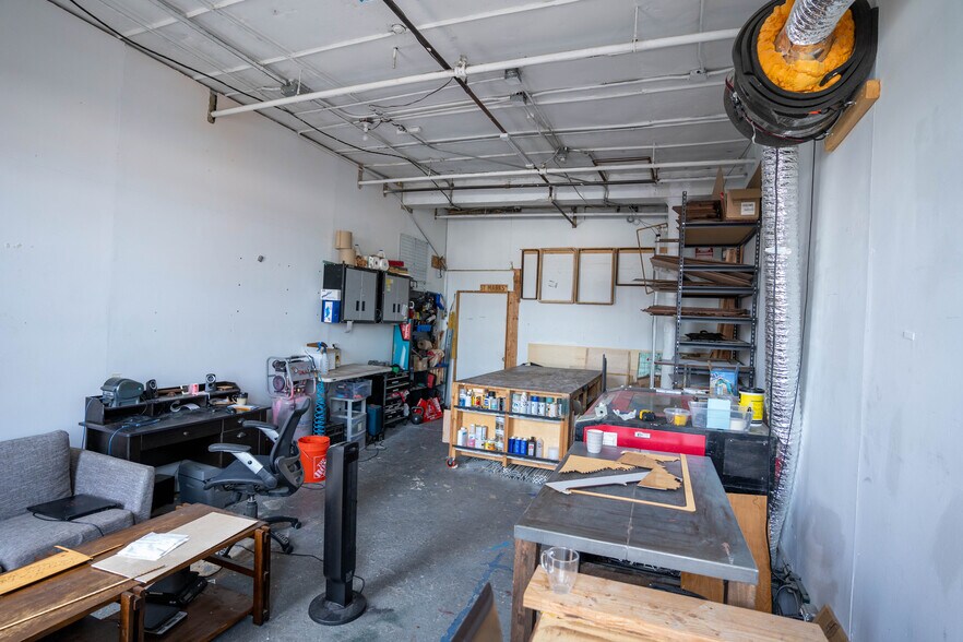 More Photos Of 238 Melrose St, Brooklyn Office Residential For Sale