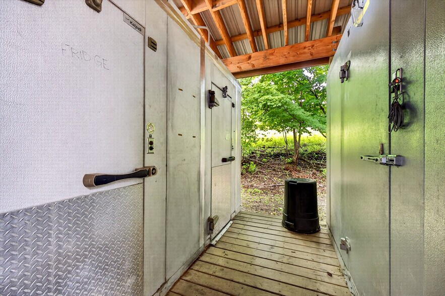 More Photos Of 33 Elm St, East Aurora Restaurant For Sale