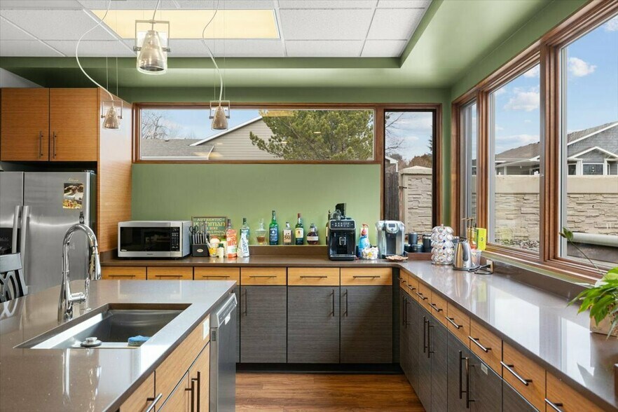 More Photos Of 1631 Zimmerman Trl, Billings Office For Sale