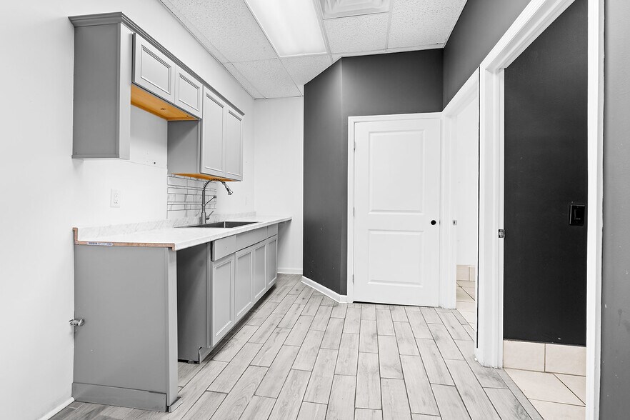 More Photos Of 1 W Englewood Ave, Englewood Freestanding For Lease