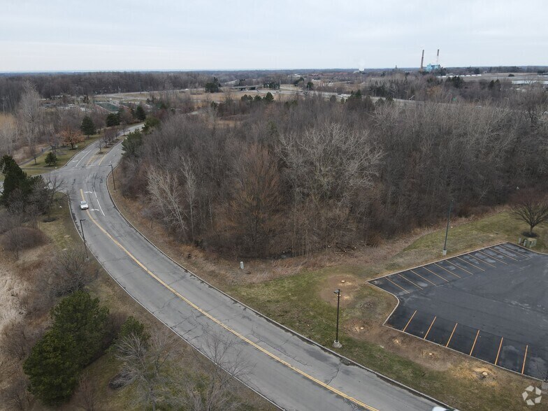 Primary Photo Of 145 Bellwood Dr, Rochester Hotel For Sale