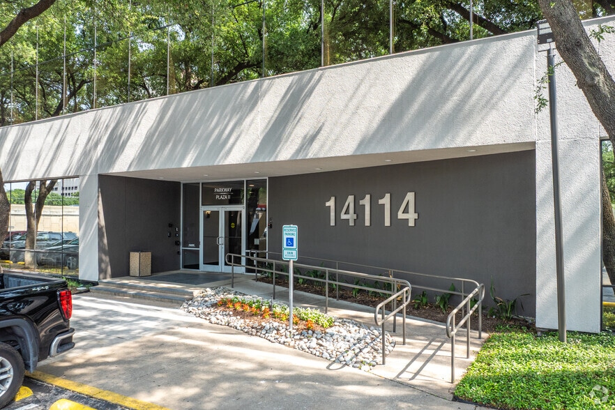 More Photos Of 14110 N Dallas Pky, Dallas Unknown For Lease