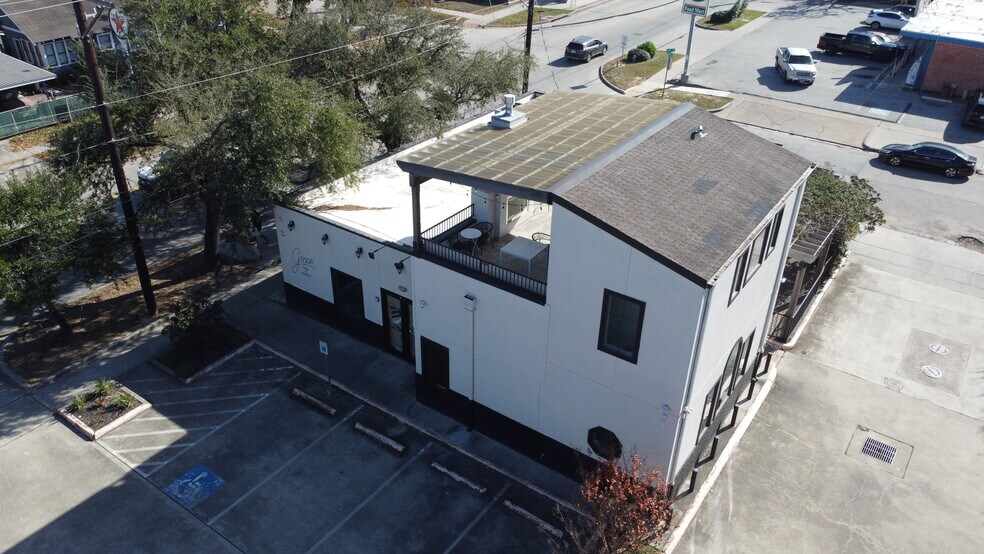 More Photos Of 801 Studewood St, Houston Restaurant For Lease