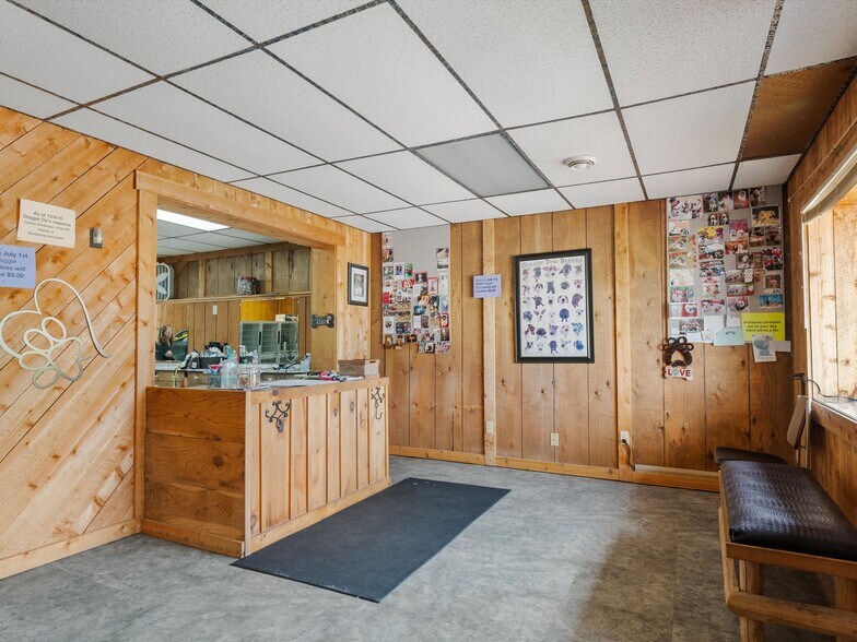 More Photos Of 4326 Michigan Ave, Manitowoc Freestanding For Sale