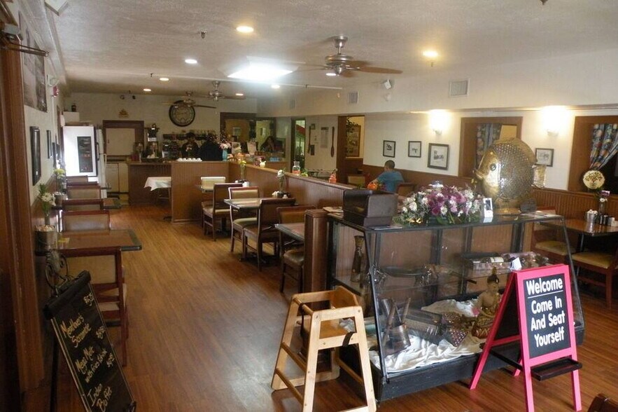 More Photos Of 300 S Volusia Ave, Orange City Hotel For Lease