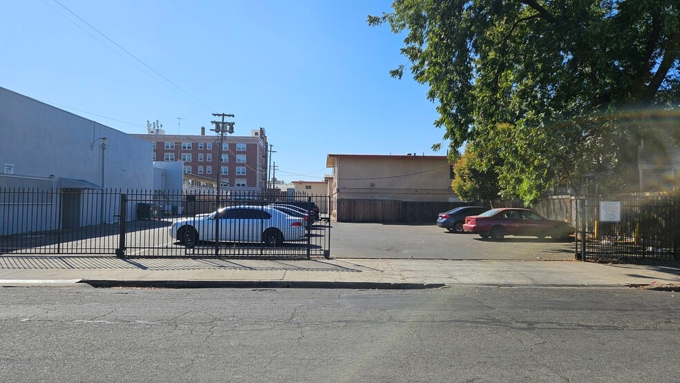 More Photos Of 1029-1045 N El Dorado St, Stockton Office For Lease