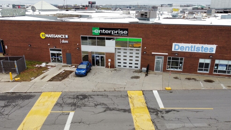 More Photos Of 3237 Boul des Sources, Dollard-des-Ormeaux General Retail For Lease