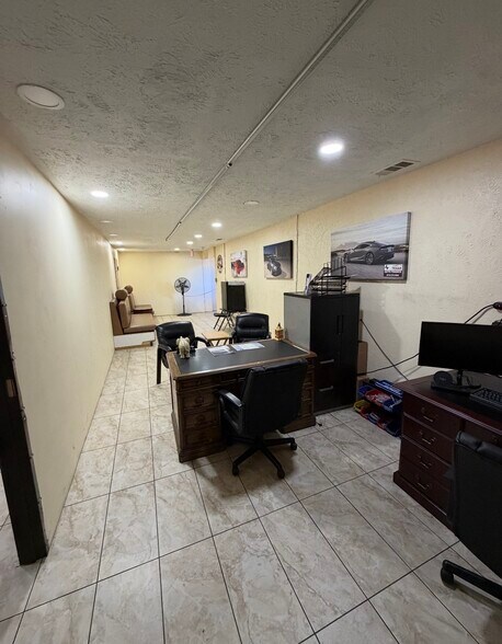 More Photos Of 2326 W Main St, Grand Prairie Restaurant For Lease