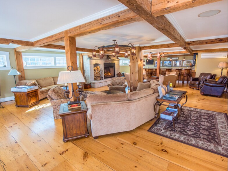 More Photos Of 571 Main St, Ogunquit Hospitality For Sale