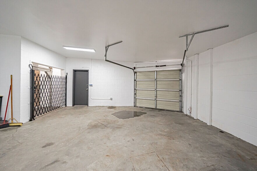 More Photos Of 27 NW Main St, Blackfoot Storefront Retail Office For Sale