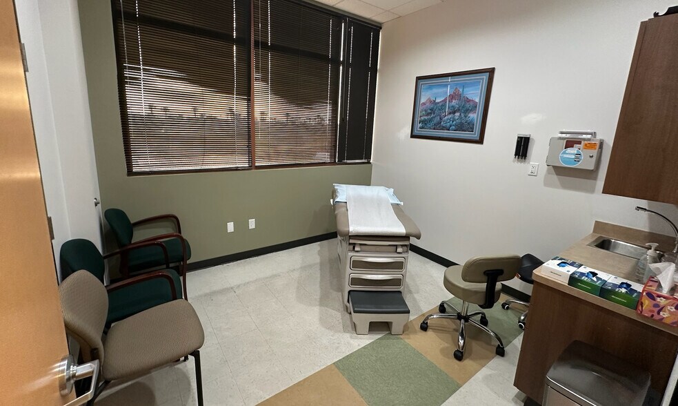 More Photos Of 9139 W Thunderbird Rd, Peoria Medical For Lease