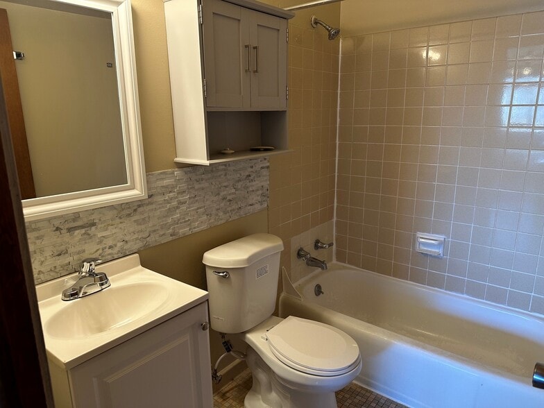 More Photos Of 5950 E River Rd NE, Fridley Apartments For Sale
