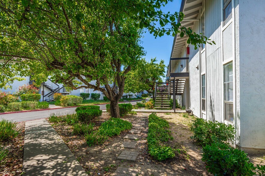 More Photos Of 1925 Grande Cir, Fairfield Apartments For Sale