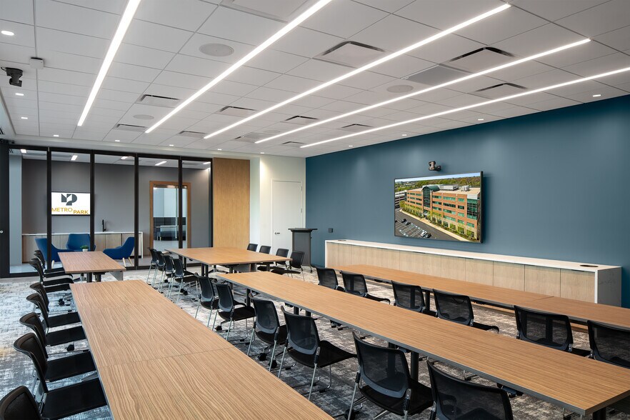 More Photos Of 6350 Walker Ln, Alexandria Office For Lease