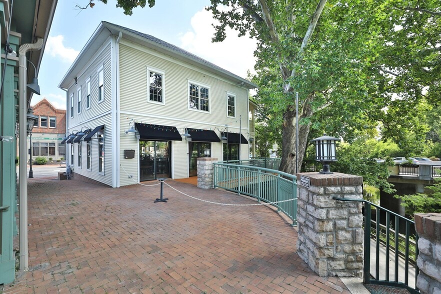 More Photos Of 57 Mill St, Columbus Storefront For Sale