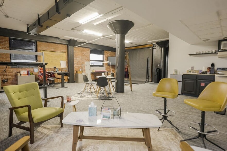 More Photos Of 43 Kansas Ave, Kansas City Distribution For Sale