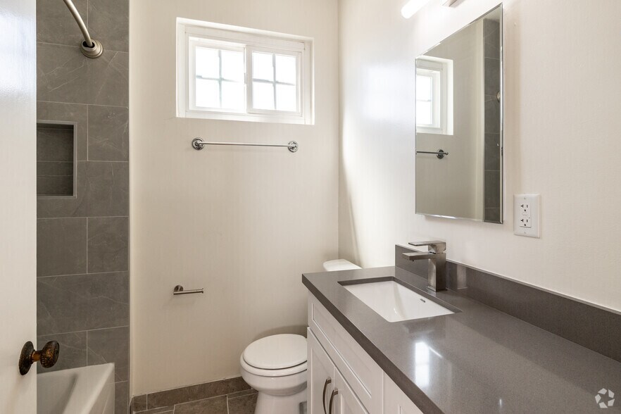 More Photos Of 8130 Norton Ave, West Hollywood Apartments For Sale