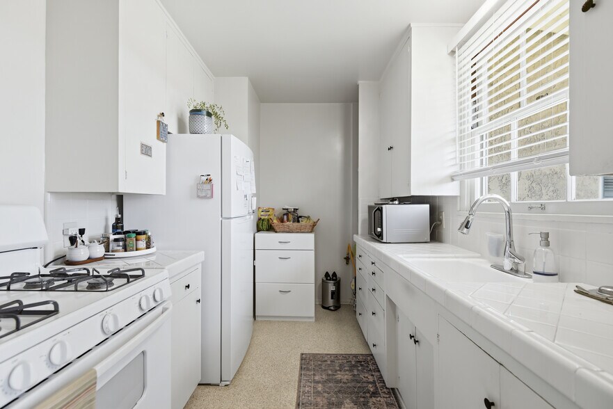 More Photos Of 1620 Larch St, Alhambra Multifamily For Sale