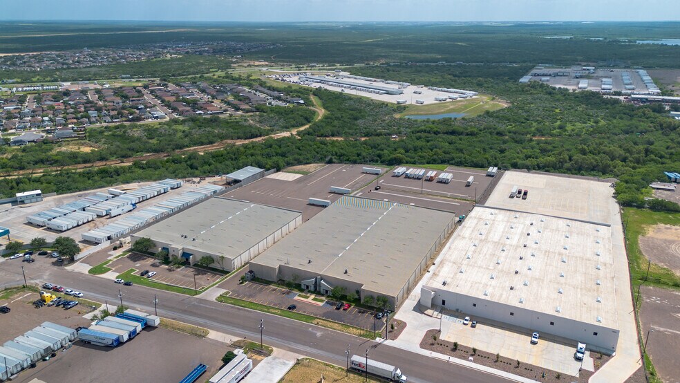More Photos Of 14701 Atlanta Dr, Laredo Distribution For Lease