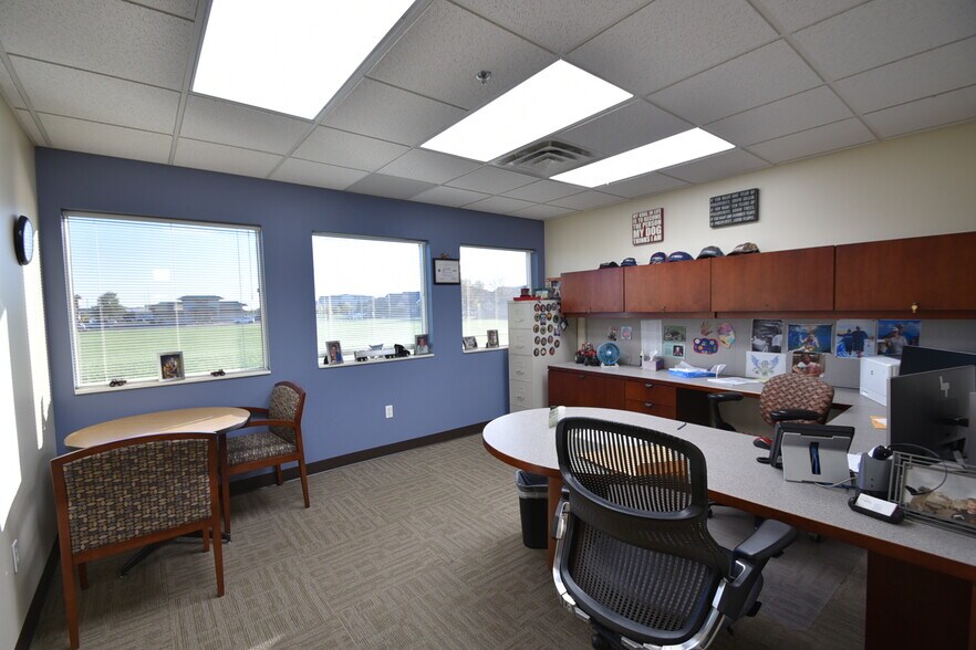 More Photos Of 1402 43rd St S, Fargo Office For Lease