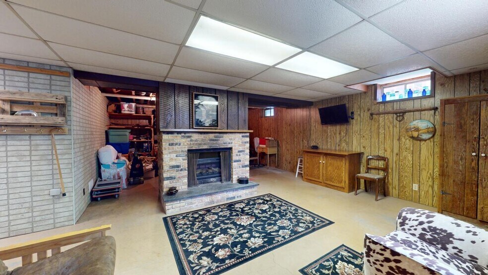 More Photos Of 17069 400th St, Leland Contractor Storage Yard For Sale