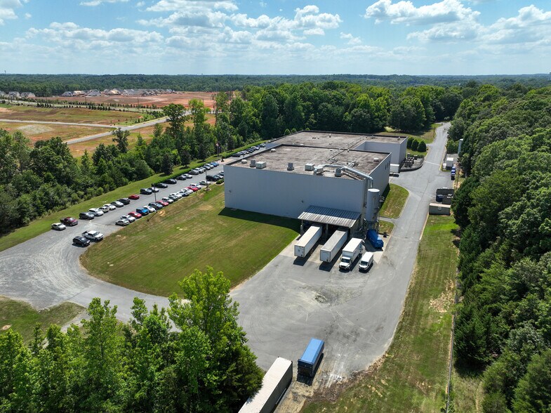 More Photos Of 11632 Harrisburg Rd, Fort Mill Light Manufacturing For Sale