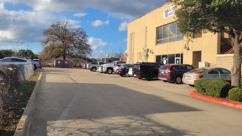 More Photos Of 15912 N RR 620, Austin Unknown For Lease