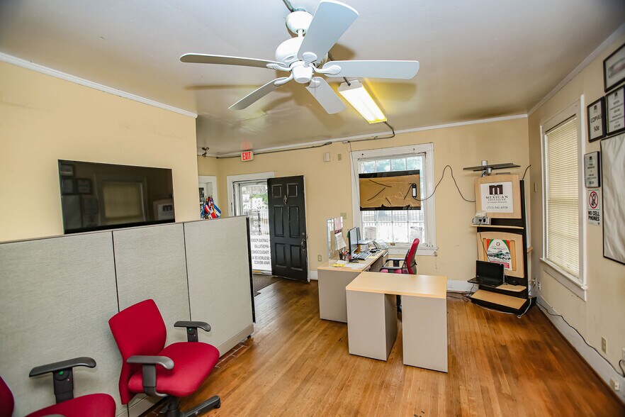 More Photos Of 4601 Caroline St, Houston Office For Lease