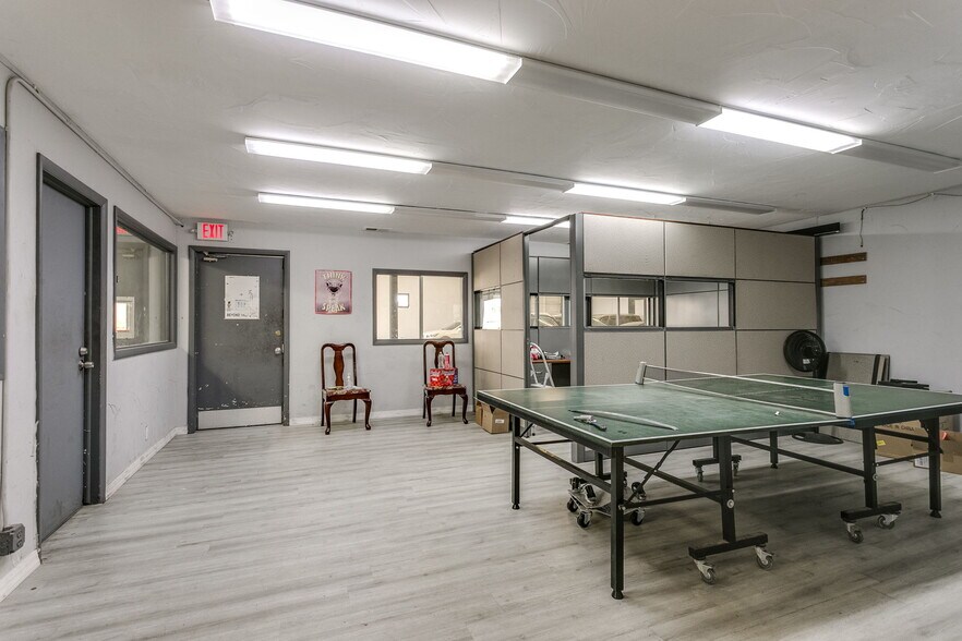 More Photos Of 400 N Macarthur Blvd, Oklahoma City Warehouse For Sale