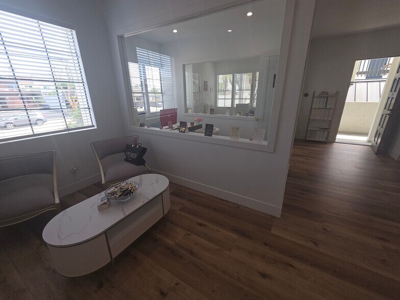 More Photos Of 471 N Old Newport Blvd, Newport Beach Medical For Lease