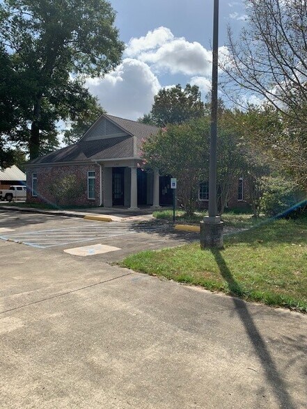 More Photos Of 5702 Mancuso Ln, Baton Rouge Medical For Sale