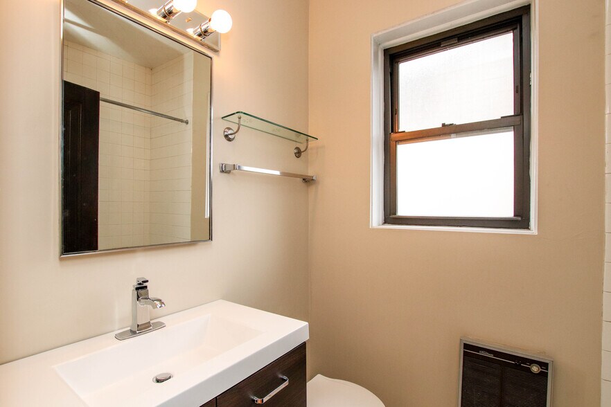 More Photos Of 3751 N Marshfield Ave, Chicago Apartments For Sale