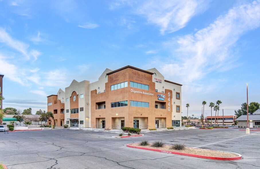 More Photos Of 5440 W Sahara Ave, Las Vegas Medical For Lease