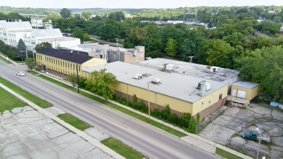 More Photos Of 340 N Franklin St, Janesville Warehouse For Sale