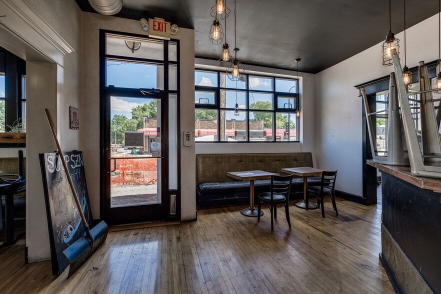 More Photos Of 2201-2205 44th Ave N, Minneapolis Restaurant For Sale