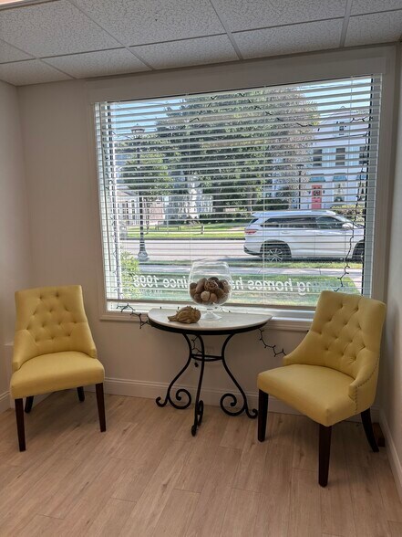 More Photos Of 377 Main St, Niantic Apartments For Lease