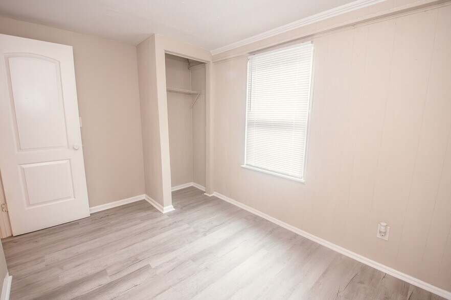 More Photos Of 707 W Phifer St, Monroe Apartments For Sale