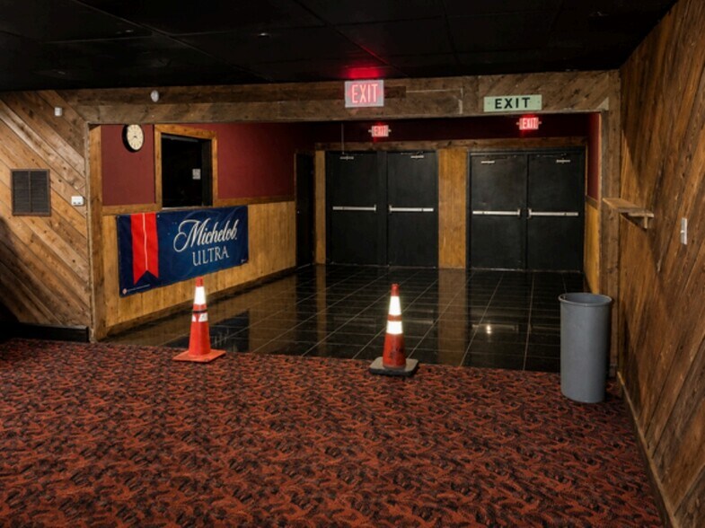 More Photos Of 2403 N Cornell St, Lubbock Bar For Sale
