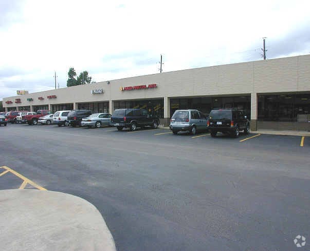 More Photos Of 25192 Interstate 45, Spring Unknown For Lease